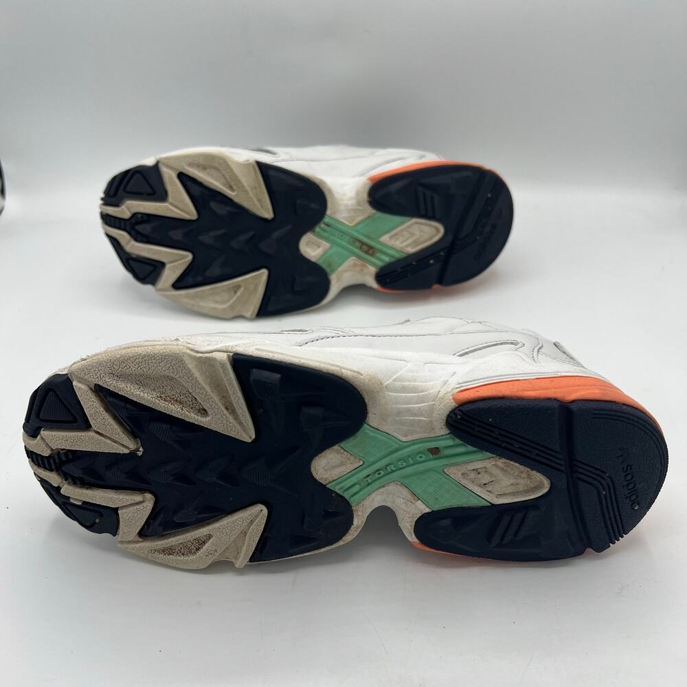 Adidas sneakers size 8 - Picture 5 of 6